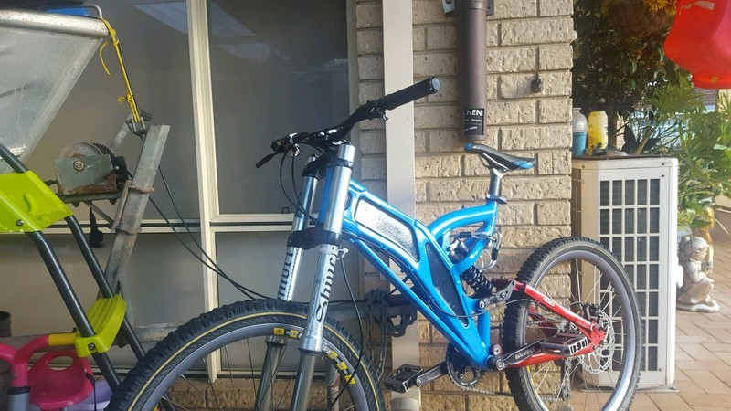 gumtree downhill mountain bike